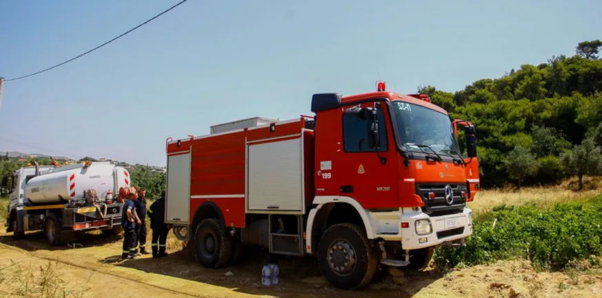 Μονεμβασιά: Ύφεση στη μεγάλη πυρκαγιά, παραμένει σε επιφυλακή η Πυροσβεστική