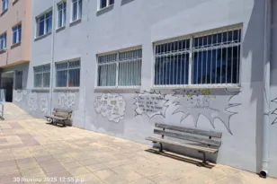 Πάτρα: Μαθητές και εκπαιδευτικοί «ζωγράφισαν» τη πρόσοψη του 18ου Γυμνασίου, δείτε το αποτέλεσμα ΦΩΤΟ