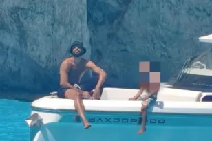 Η βαρκάδα του Φουρνιέ στο «Ναυάγιο» και η αποθέωση στη Ζάκυνθο ΦΩΤΟ