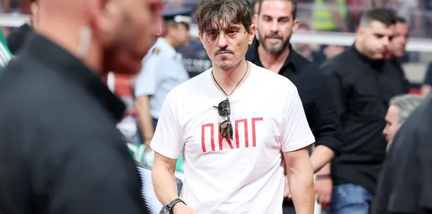 Ο Γιαννακόπουλος στο Αστυνομικό Τμήμα πριν τον Βρούτση: Παρουσία στις 14:00, μήνυση και… ραντεβού στις 15:00 Ο Γιαννακόπουλος στο Αστυνομικό Τμήμα πριν τον Βρούτση: Παρουσία στις 14:00, μήνυση και… ραντεβού στις 15:00