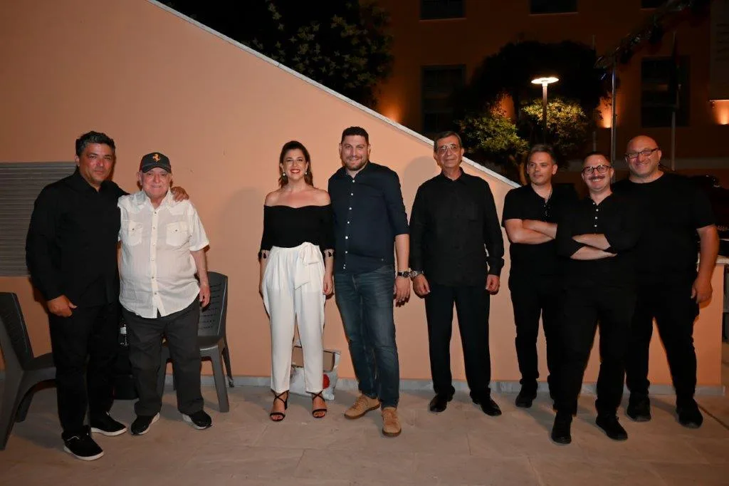 Πάτρα – Μουσικές μνήμες στο Δημαρχείο: Ο Κούτρας, η Ρούτση και ο Καββαδίας σε βραδιά συγκίνησης
