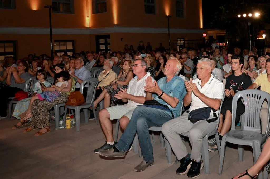 Πάτρα – Μουσικές μνήμες στο Δημαρχείο: Ο Κούτρας, η Ρούτση και ο Καββαδίας σε βραδιά συγκίνησης