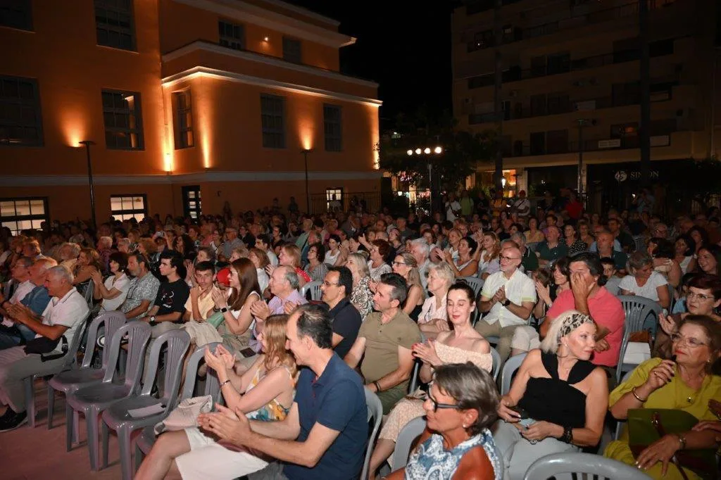 Πάτρα – Μουσικές μνήμες στο Δημαρχείο: Ο Κούτρας, η Ρούτση και ο Καββαδίας σε βραδιά συγκίνησης