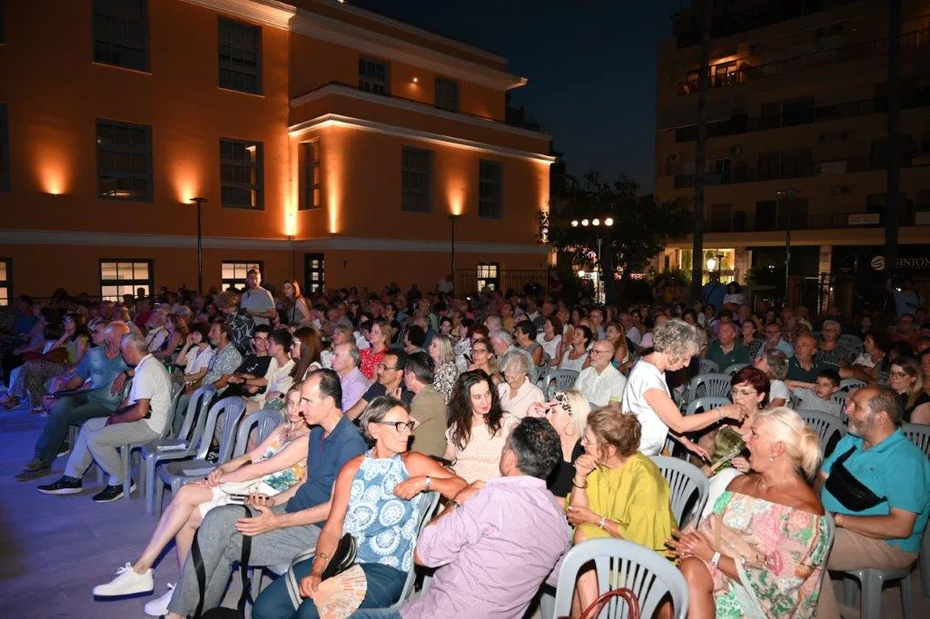 Πάτρα – Μουσικές μνήμες στο Δημαρχείο: Ο Κούτρας, η Ρούτση και ο Καββαδίας σε βραδιά συγκίνησης