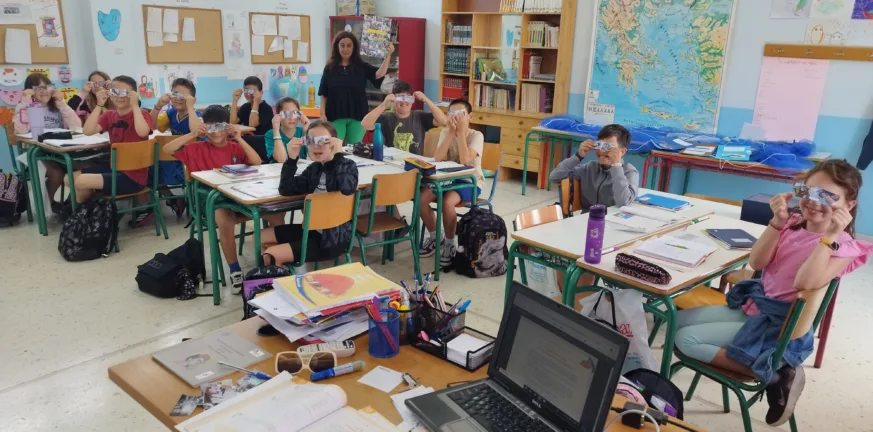 Μαθητές από την Πάτρα για τον πόλεμο στη Γάζα: «Ολα τα παιδιά ζητάμε να σταματήσει ο πόλεμος»