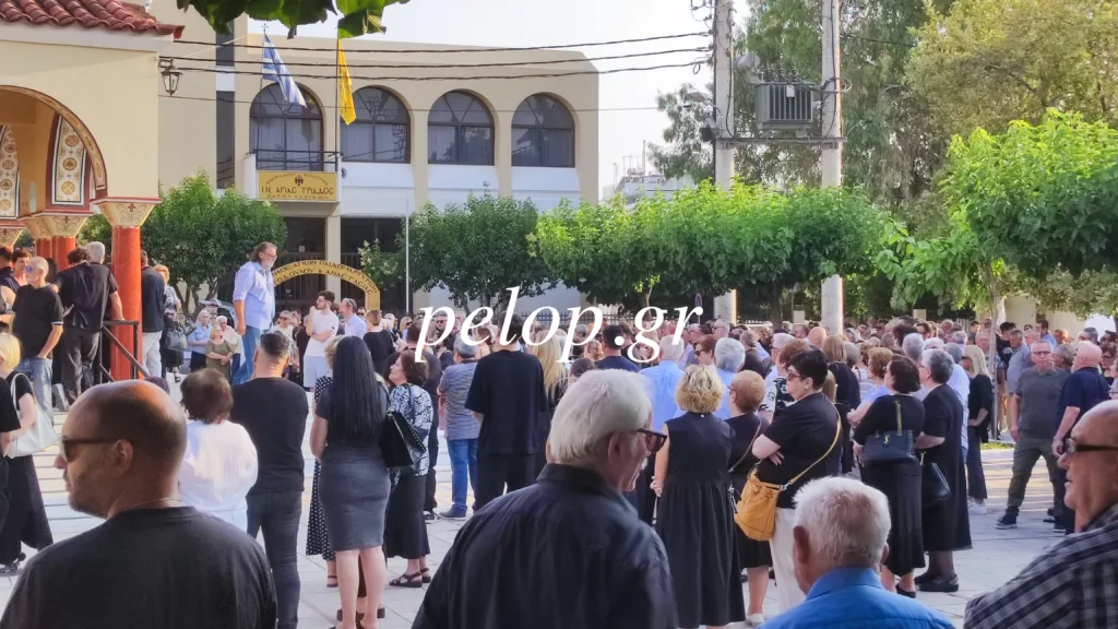 Tο τελευταίο «αντίο» στον Ανδρέα Κυριακόπουλο. «έσπασε» ο Τσιμίκας, συγκινημένος ο Κουλιεράκης, πολύς ο κόσμος ΦΩΤΟ