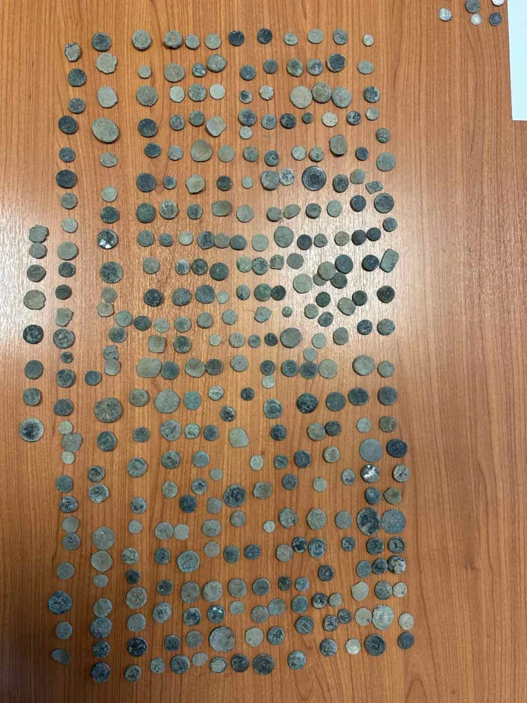 Επιχείρηση Μαμούθ κατά της αρχαιοκαπηλίας: Εξάρθρωση δύο εγκληματικών οργανώσεων, κατασχέθηκαν 1.800 αρχαία αντικείμενα!