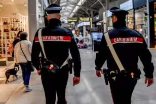 Αυτός είναι ο 46χρονος που συνελήφθη στη Σκιάθο για τη δολοφονία βρέφους και της μητέρας του στη Ρώμη. Είχε καταδικαστεί για ενδοοικογενειακή βία!