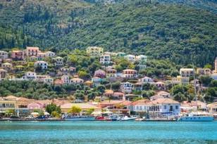 Ιθάκη: Το νησί που πρέπει να επισκεφτείς