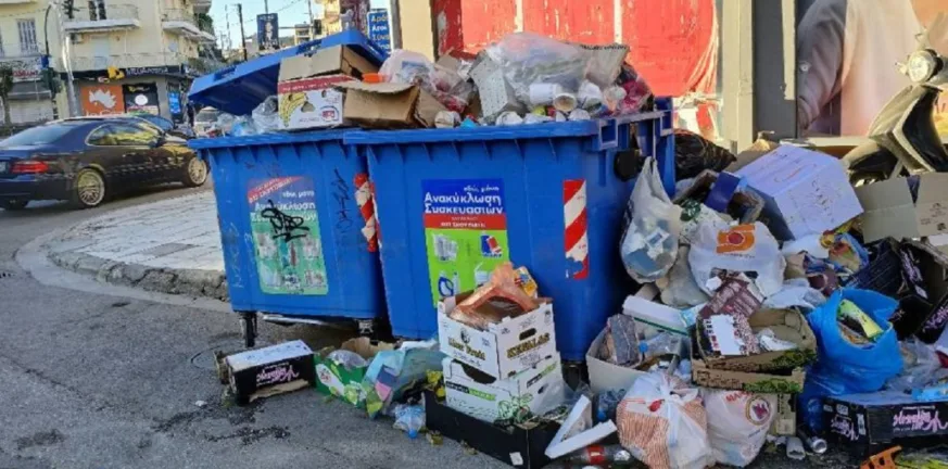 Πάτρα - Ανακύκλωση: Αλλάζουν «χέρια» οι μπλε κάδοι Πάτρα - Ανακύκλωση: Αλλάζουν «χέρια» οι μπλε κάδοι