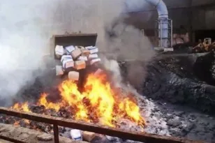 Πάτρα: Στην πυρά μεγάλη ποσότητα ναρκωτικών