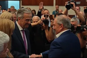 Τετ α τετ πρώην αχαιού βουλευτή με τον υπασπιστή του αείμνηστου Κωστή Στεφανόπουλου