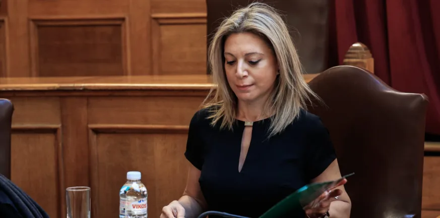 Καρυστιανού: Ζητά προανακριτική για εσχάτη προδοσία από τον Μητσοτάκη ως τον Σπίρτζη