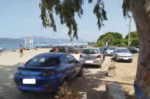 Καστελόκαμπος: Παραλία με… Ι.Χ-ύμα στο κύμα! Επίσημα έγγραφα καταδεικνύουν τις παρανομίες