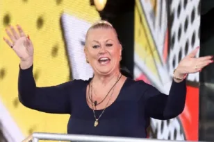 Έφυγε η Kim Woodburn: Η “βασίλισσα της καθαριότητας” της βρετανικής τηλεόρασης