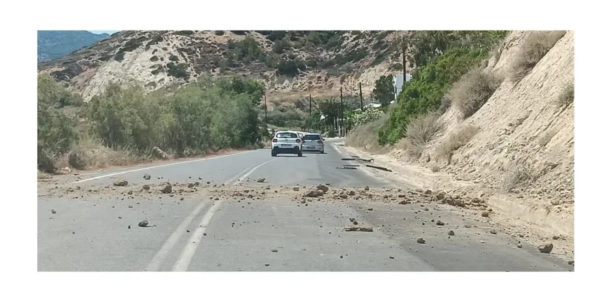 Δείτε που τα 5,3 Ρίχτερ προκάλεσαν κατολισθήσεις στην Κρήτη ΦΩΤΟ Δείτε που τα 5,3 Ρίχτερ προκάλεσαν κατολισθήσεις στην Κρήτη ΦΩΤΟ