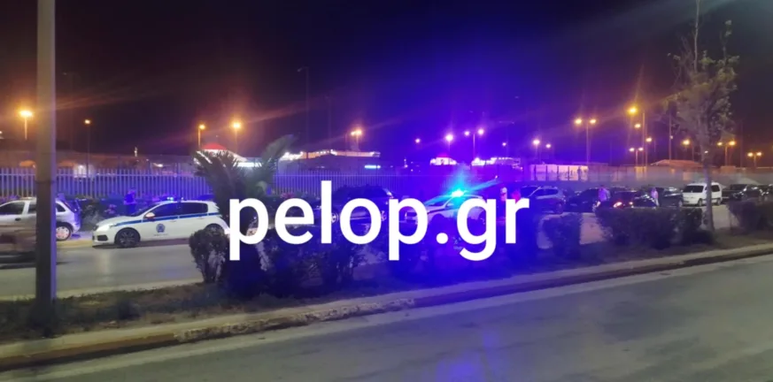 Πάτρα: Η ΕΛΑΣ μοίρασε «ραβασάκια» στην Ακτή Δυμαίων - Πάνω από 30 κλήσεις σε ΙΧ ΦΩΤΟ Πάτρα: Η ΕΛΑΣ μοίρασε «ραβασάκια» στην Ακτή Δυμαίων - Πάνω από 30 κλήσεις σε ΙΧ ΦΩΤΟ