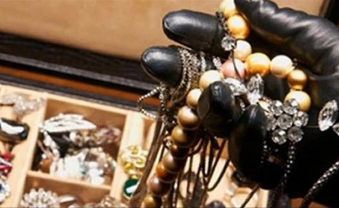 Εξιχνιάστηκε κλοπή κοσμημάτων 44.5000 ευρώ από σπίτι στο Αγρίνιο