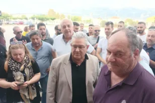 Πάτρα: Ο Κουτσούμπας στο λιμάνι, μίλησε με απεργούς
