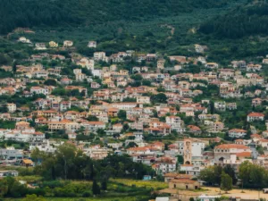 Οδοιπορικό στην Κυπαρισσία: Η κρυφή καλοκαιρινή γοητεία της Μεσσηνίας