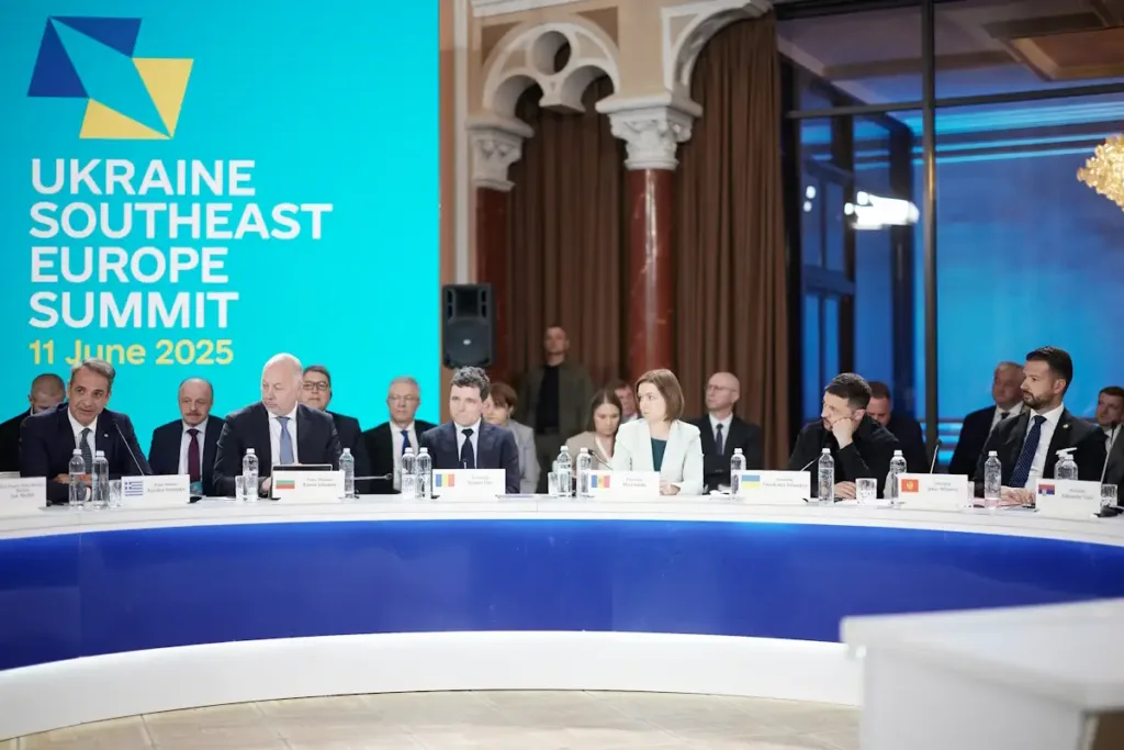 Μητσοτάκης: «Η Οδησσός, σύμβολο αντίστασης του ουκρανικού λαού», η συνάντηση του με τον Ζελένσκι ΦΩΤΟ