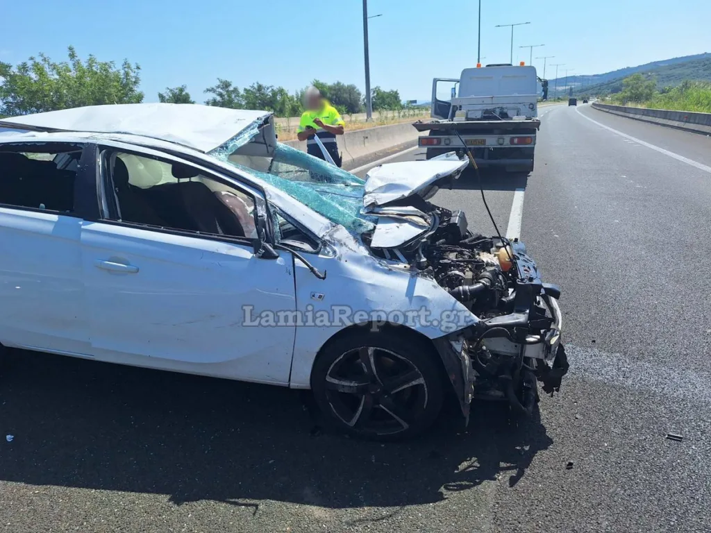 Τροχαίο στη Φθιώτιδα: 27χρονος καρφώθηκε στο διάζωμα λίγο πριν τα διόδια της Αγίας Τριάδας ΦΩΤΟ