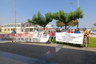 Πάτρα: Πανηγυρίζει το Εργατικό Κέντρο μετά τη λήξη της απεργίας στο λιμάνι