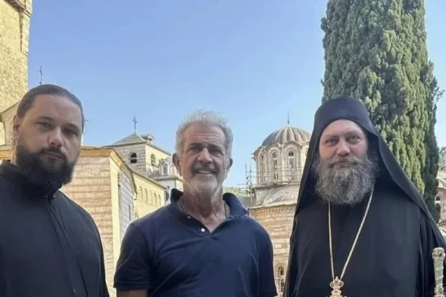 Στο Αγιο Ορος ο Μελ Γκίμπσον - Αγιάστηκε από ορθόδοξο μοναχό ΦΩΤΟ