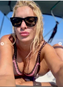 Σε ποιο νησί του Ιονίου κολύμπησαν Μενεγάκη και Παντζόπουλος...