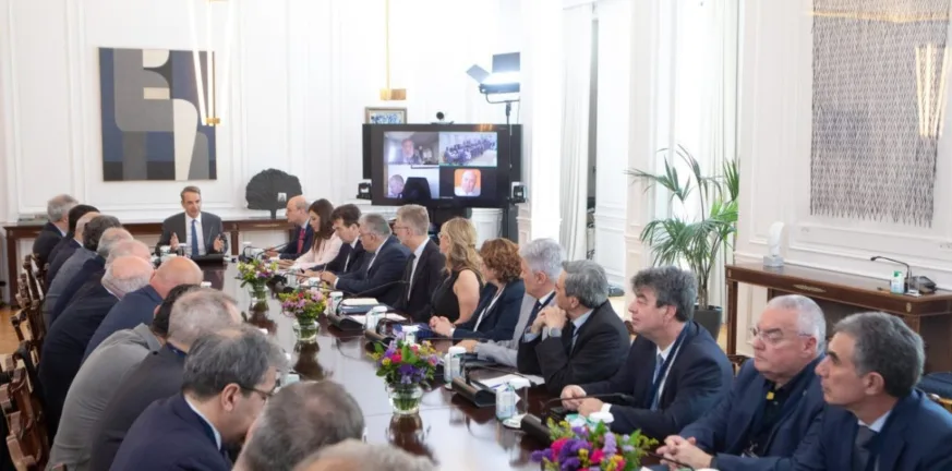 Ο Πρωθυπουργός αποφασισμένος να υπερασπιστεί το δημόσιο πανεπιστήμιο: Ωρα ευθύνης για τους Πρυτάνεις - Στην «Π» Χρ. Μπούρας και Αθ. Κατσής Ο Πρωθυπουργός αποφασισμένος να υπερασπιστεί το δημόσιο πανεπιστήμιο: Ωρα ευθύνης για τους Πρυτάνεις - Στην «Π» Χρ. Μπούρας και Αθ. Κατσής