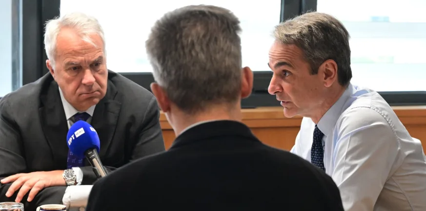 «Όταν ο Μητσοτάκης έτρωγε παρέα με τον Φραπέ και τον Χασάπη...» «Όταν ο Μητσοτάκης έτρωγε παρέα με τον Φραπέ και τον Χασάπη...»