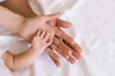 Λήξη εκπαιδευτικών προγραμμάτων υποψηφίων θετών γονέων