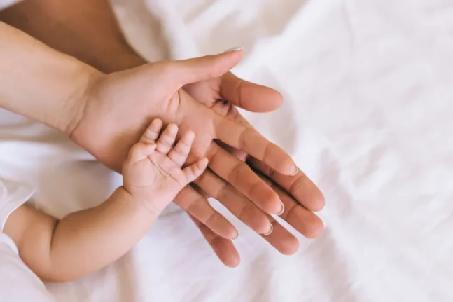 «Με την οικογένειά μου πήγα στη θάλασσα, δεν πήγα να σκοτώσω τα παιδιά μου» η μαρτυρία για τον θάνατο του μωρού στην Πάρο