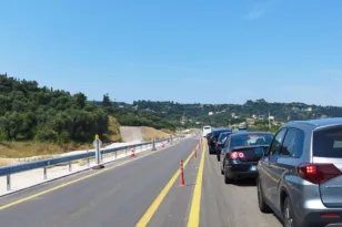 Μποτιλιάρισμα σε παλιά και νέα Εθνική οδό, 40 λεπτά Πάτρα-Αλισσός