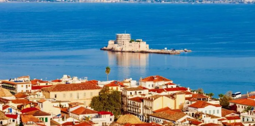 Πελοπόννησος με αυτοκίνητο: Το απόλυτο roadtrip διακοπών 2025
