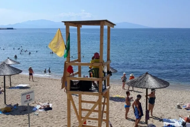 Σε 12ωρη βάση οι ναυαγοσώστες στις παραλίες της Πάτρας: Ποιες καλύπτονται από 1η Ιουνίου
