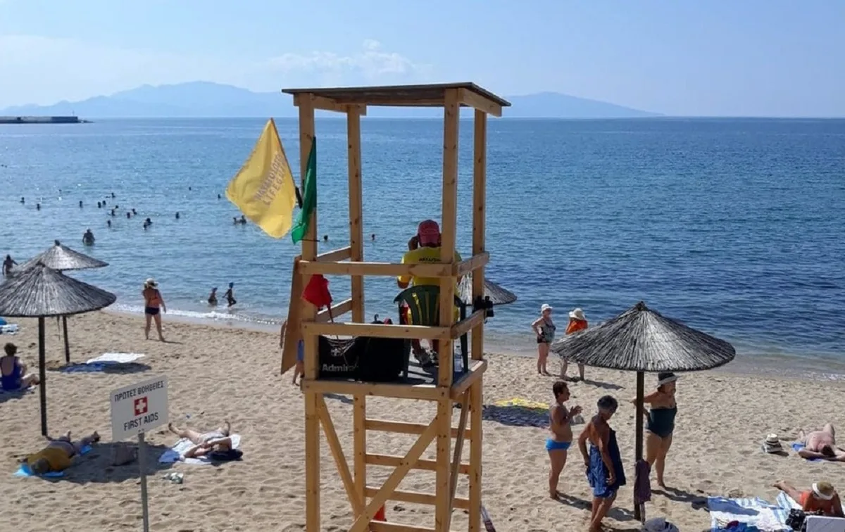 Σε 12ωρη βάση οι ναυαγοσώστες στις παραλίες της Πάτρας: Ποιες καλύπτονται από 1η Ιουνίου