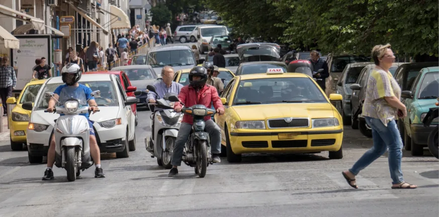 Αυστηρότερος ΚΟΚ από σήμερα: Ψηφίζεται στη Βουλή, όλα όσα αλλάζουν