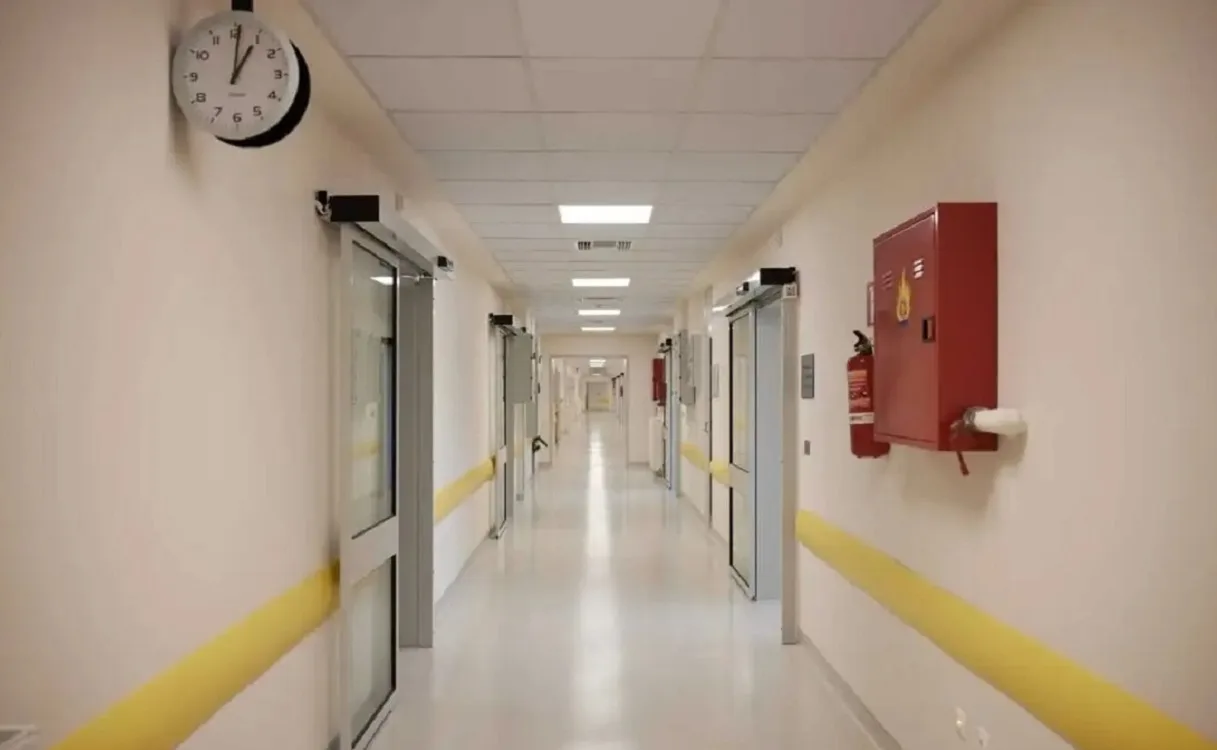 «Ήταν τρυπημένη σε όλο το πρόσωπο με πιρούνι»: Συγκλονίζουν οι γιατροί για την κακοποιημένη έγκυο