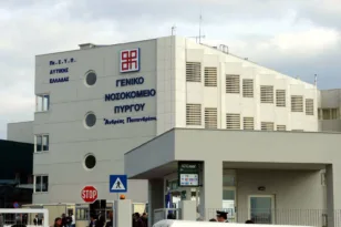 Στο Νοσοκομείο Πύργου τα παιδιά της οικογένειας που άφησε βρέφος μόνο σε μπαλκόνι – Κρατούνται οι γονείς