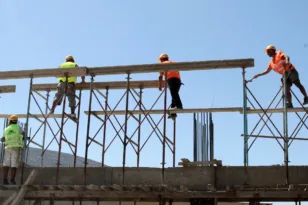 Καμπανάκι στην αγορά ακινήτων της Πάτρας: Σε αδιέξοδο νοικοκυριά για τη στέγαση