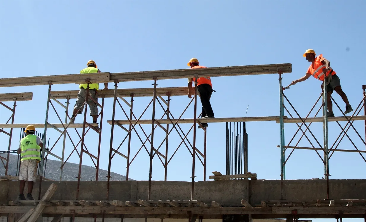 Ιδιωτική οικοδομική δραστηριότητα: Άνοδος 14,7% στον όγκο τον Αύγουστο - Πτωτικό το 8μηνο Ιδιωτική οικοδομική δραστηριότητα: Άνοδος 14,7% στον όγκο τον Αύγουστο - Πτωτικό το 8μηνο