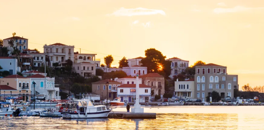Οινούσσες: Το νησί των καπεταναίων Οινούσσες: Το νησί των καπεταναίων
