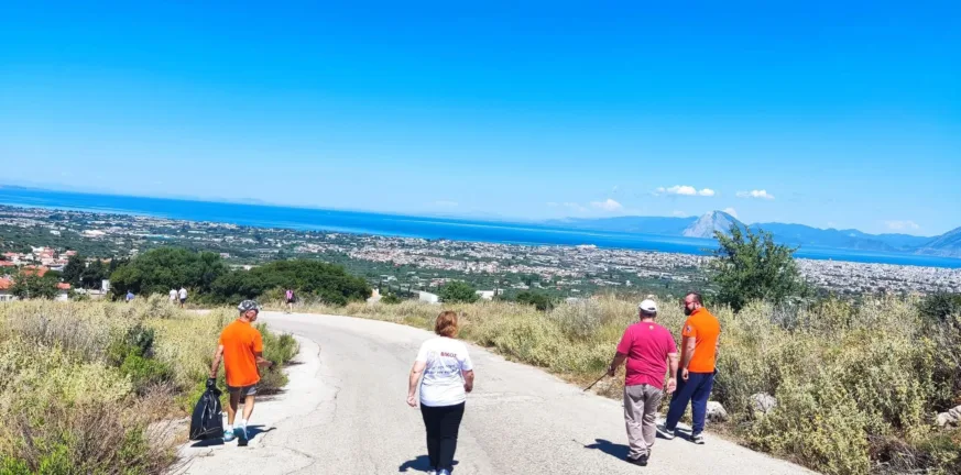 Πάτρα: Καθάρισαν το πευκοδάσος του Ομπλού – Μια ανάσα ζωής από δεκάδες εθελοντές Πάτρα: Καθάρισαν το πευκοδάσος του Ομπλού – Μια ανάσα ζωής από δεκάδες εθελοντές