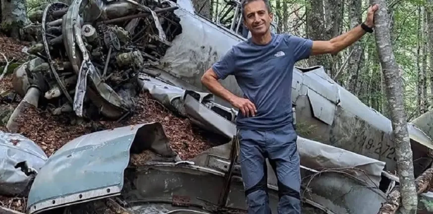 Αυτός είναι ο ορειβάτης–εκπαιδευτικός που έσπρωξε αρκούδα στον γκρεμό: Εντοπίστηκε χωρίς τις αισθήσεις του, αντιδρά στα εξωτερικά ερεθίσματα Αυτός είναι ο ορειβάτης–εκπαιδευτικός που έσπρωξε αρκούδα στον γκρεμό: Εντοπίστηκε χωρίς τις αισθήσεις του, αντιδρά στα εξωτερικά ερεθίσματα