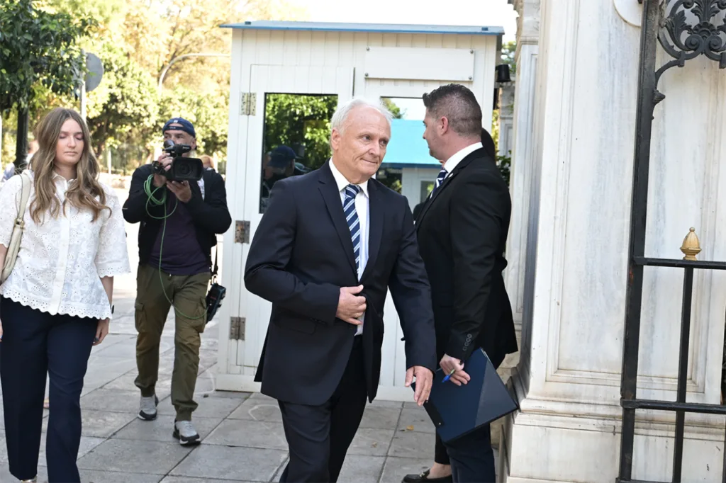 Ορκίστηκαν ο νέος υπουργός Μετανάστευσης, Θάνος Πλεύρης και τρεις υφυπουργοί