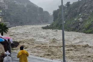 Φονικές βροχοπτώσεις στο Πακιστάν, οι νεκροί ξεπερνούν τους 20! ΒΙΝΤΕΟ