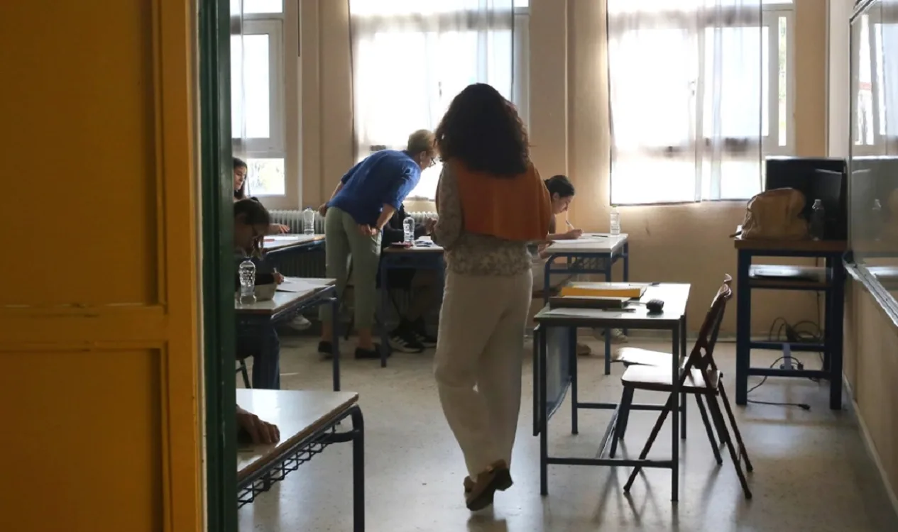 Άνοιξε η πλατφόρμα για SMS ενημέρωση Πανελλαδικών: Έτσι θα μάθεις τα αποτελέσματά σου στο κινητό