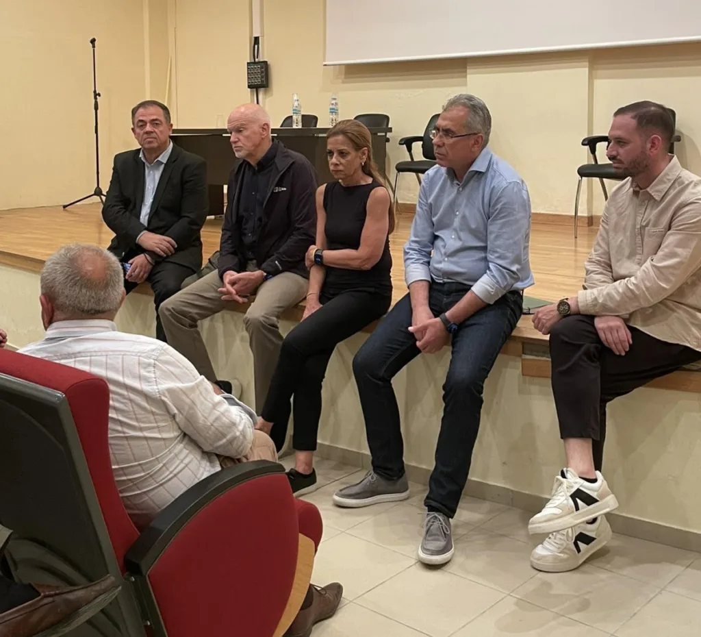 Παρέμβαση Παπανδρέου στην Τριταία: «Πυρόπληκτοι χωρίς αποζημιώσεις, επιστροφή στην κανονικότητα χωρίς κράτος»