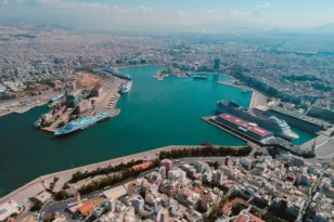 Σάλος με διεθνές κύκλωμα απάτης! Μεγάλη έρευνα και έφοδος της ΕΛΑΣ στο Γ' Τελωνείο Πειραιά -Βρέθηκαν 4,5 εκατ. ευρώ μετρητά